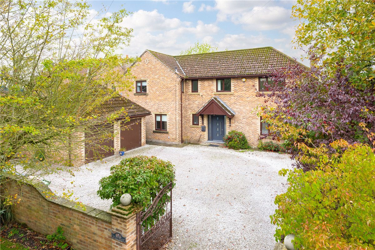 6 bedroom House, Allerthorpe, York, YO42 - Available
