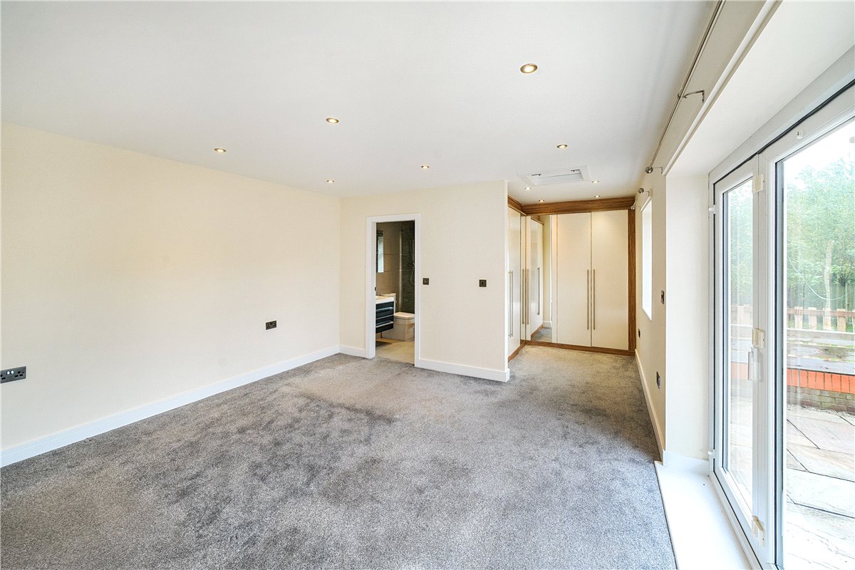 3 bedroom Bungalow, Cherry Tree Road, Wales, S26 - Available, Image 4