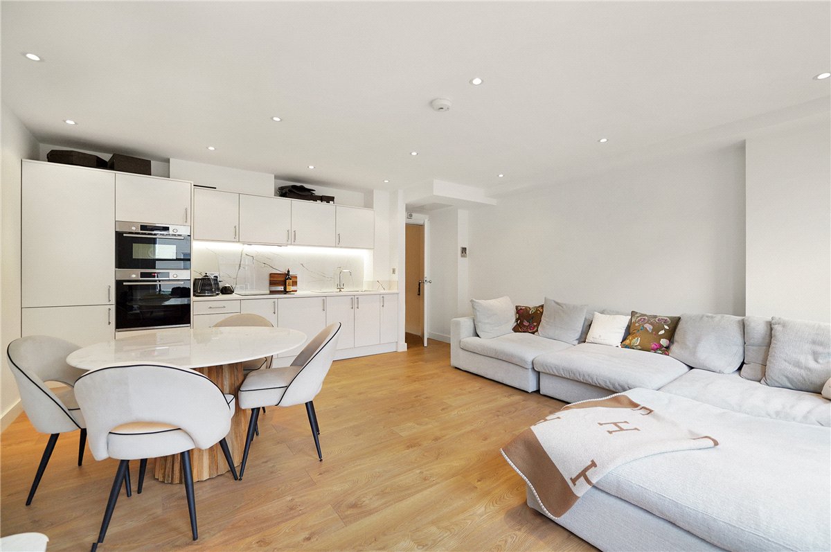 1 bedroom Flat, Maddox Street, London, W1S - Available