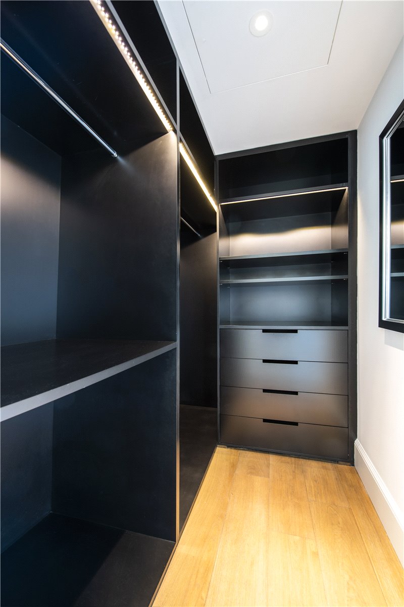 3 bedroom Flat, Duke Street, Mayfair, W1K - Available, Image 3