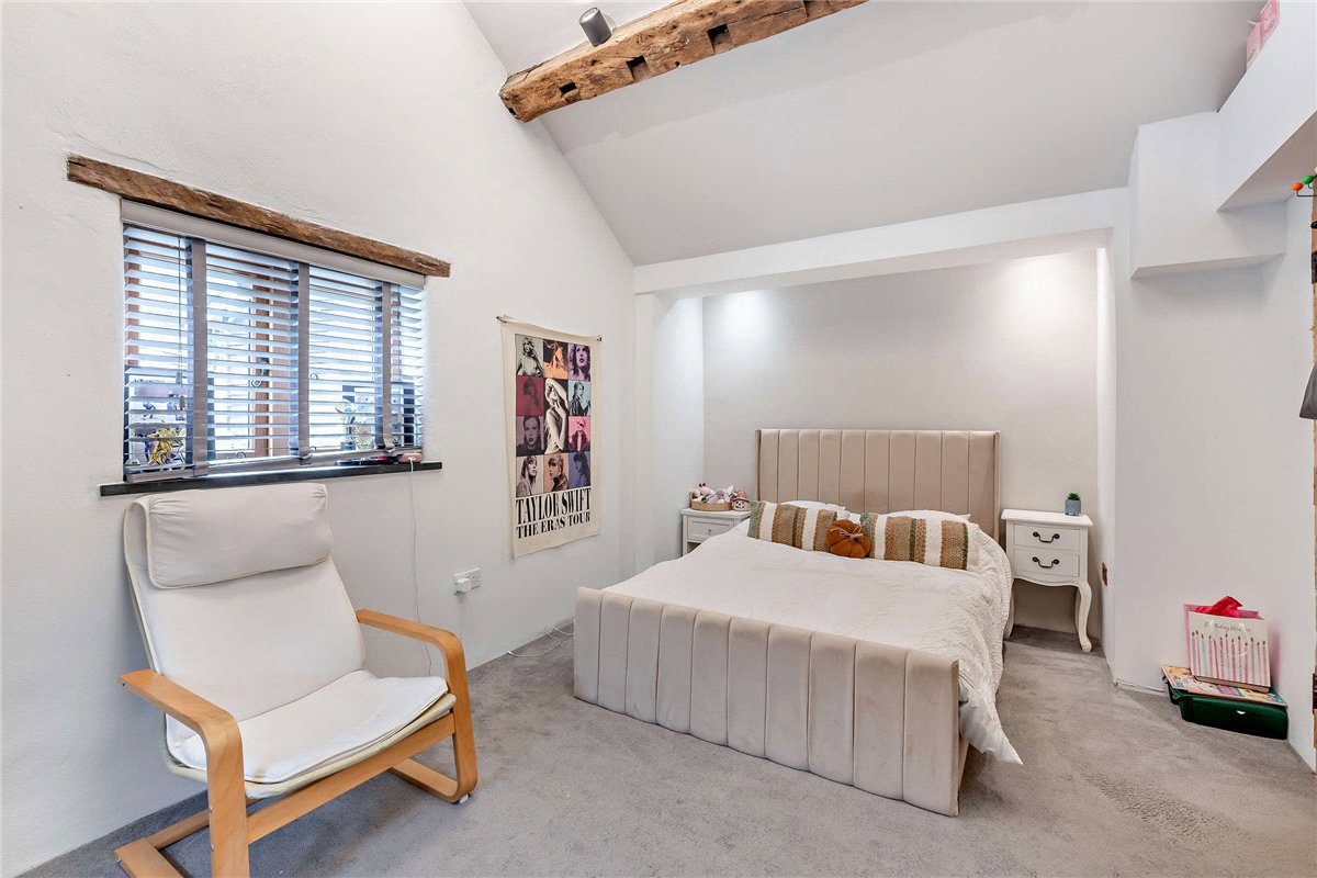 4 bedroom House, Ashford Hill Road, Headley, RG19 - Available, Image 8