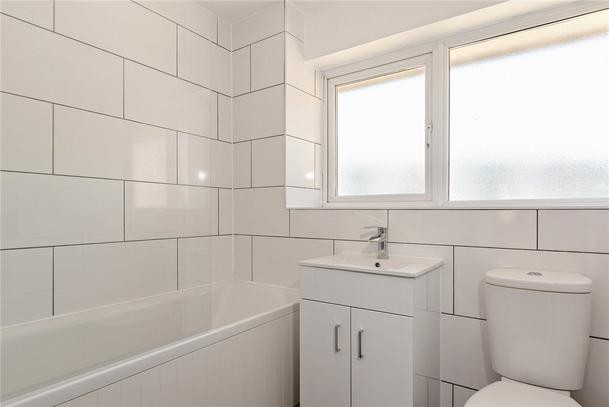2 bedroom Maisonette, Speen, Newbury, RG14 - Sold STC, Image 2