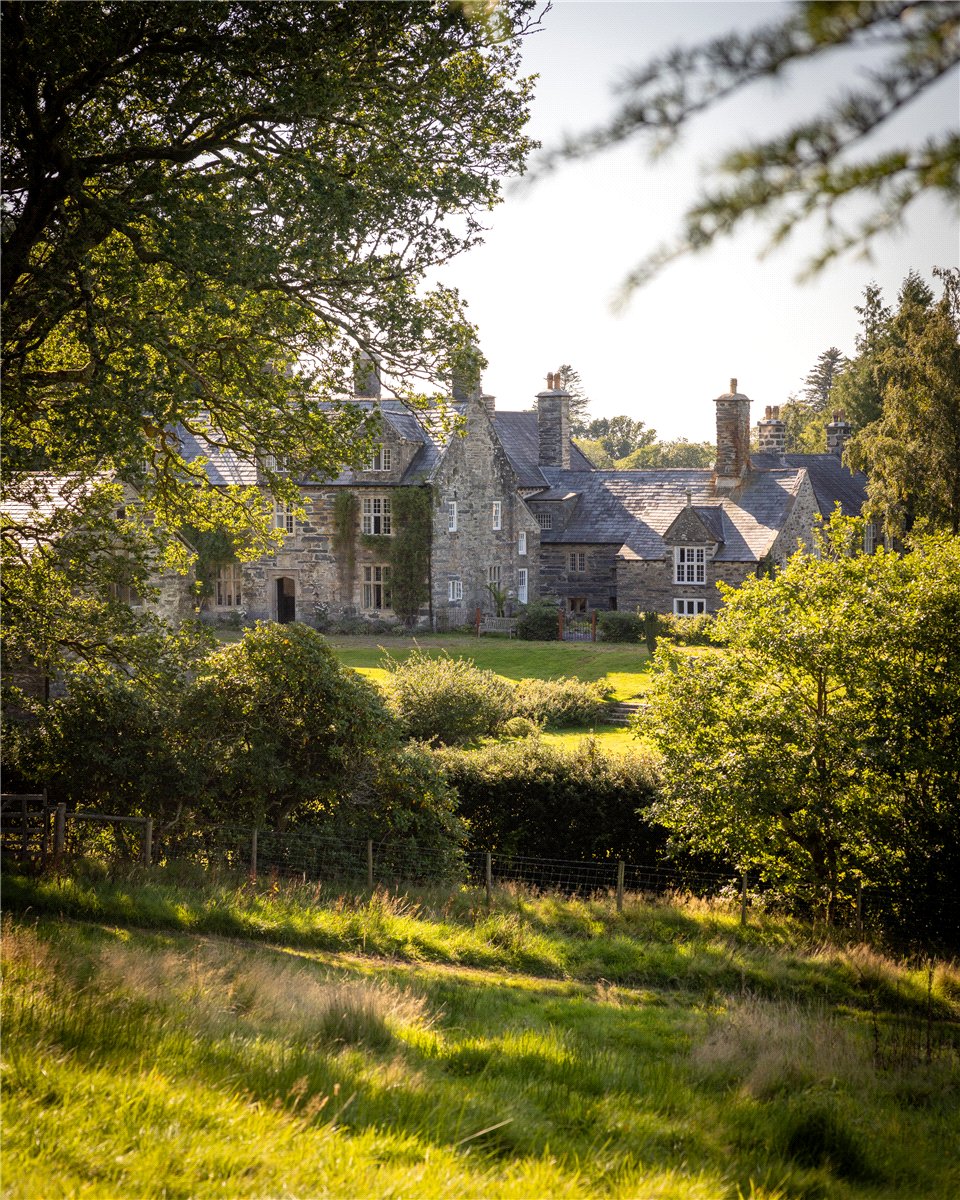 11 bedroom House, Talsarnau, Gwynedd, LL47 - Available, Image 13