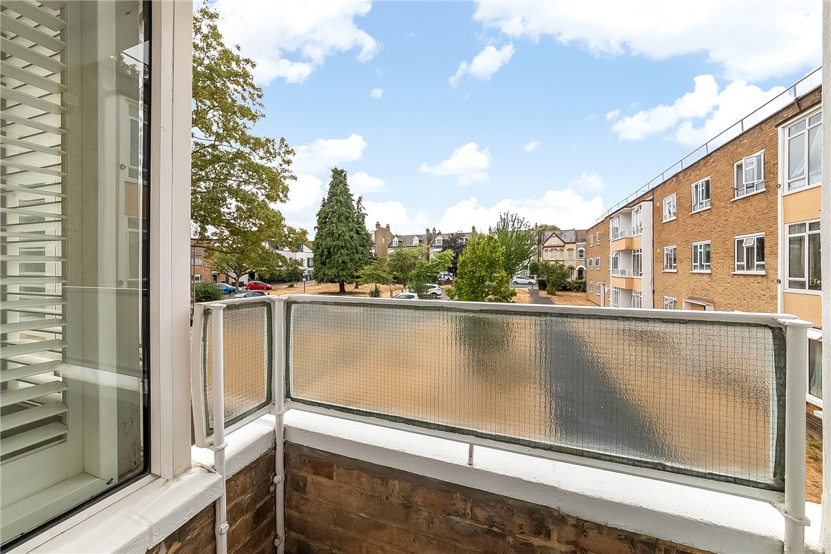 2 bedroom Flat, St. James's Close, London, SW17 - Available, Image 3