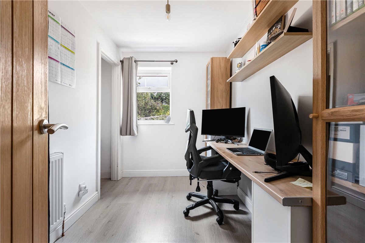 3 bedroom House, Lower Prospect, Marlborough, SN8 - Available, Image 8