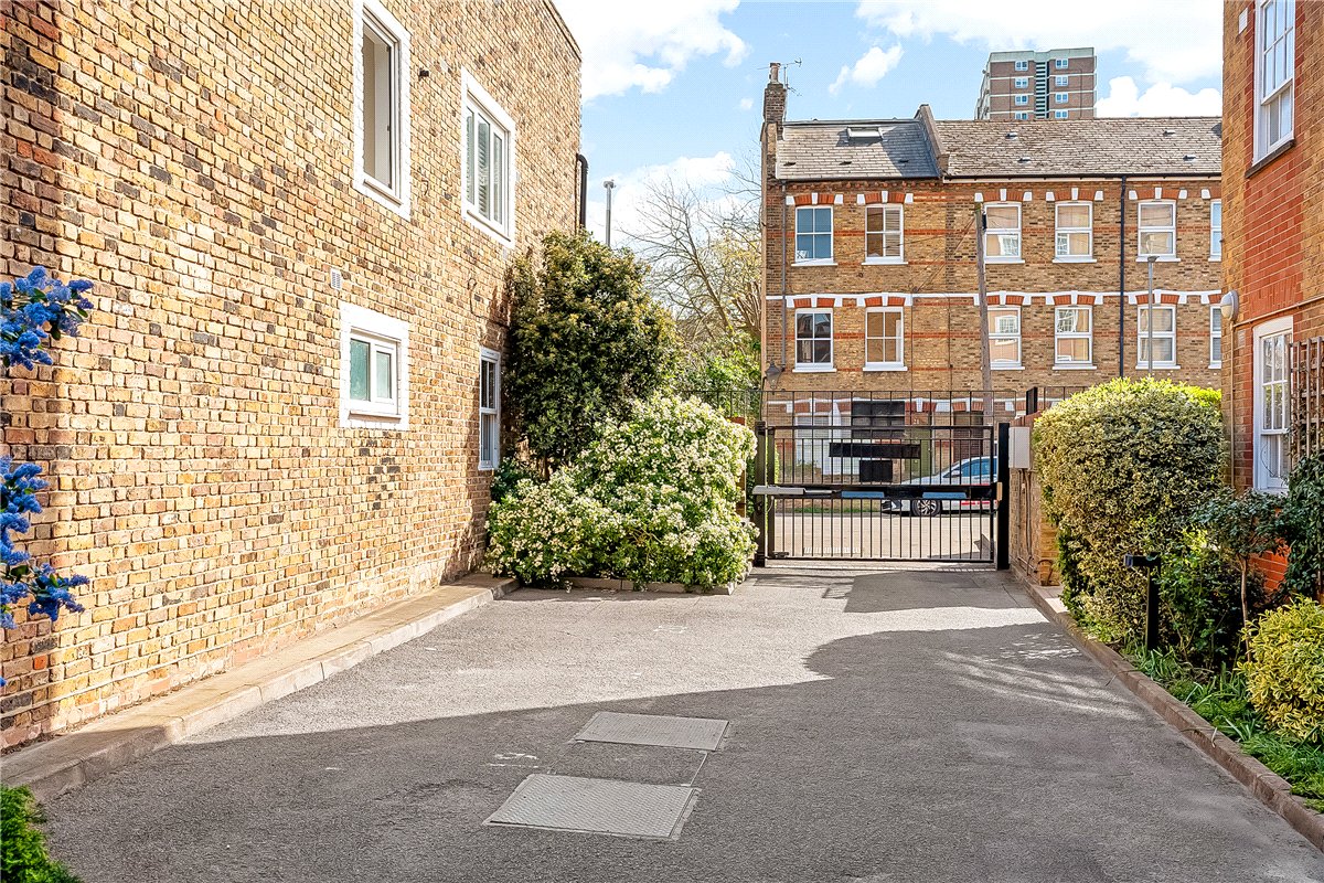 1 bedroom Flat, Vicarage Crescent, London, SW11 - Sold STC, Image 9