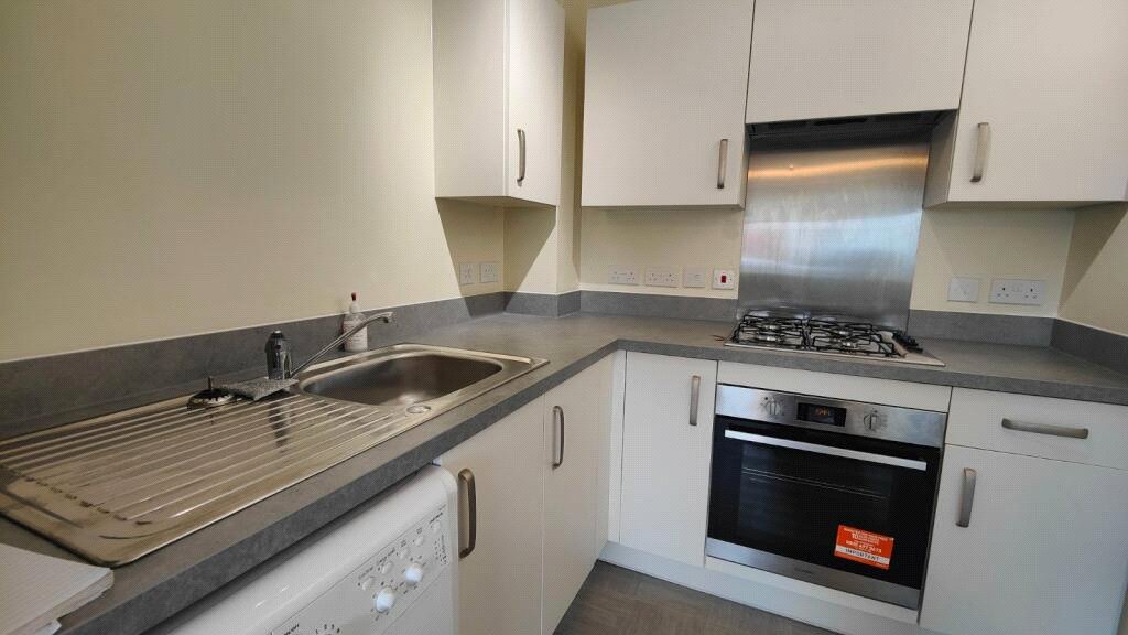 2 bedroom House, Manor Park Drive, Pontefract, WF8 - , Image 4