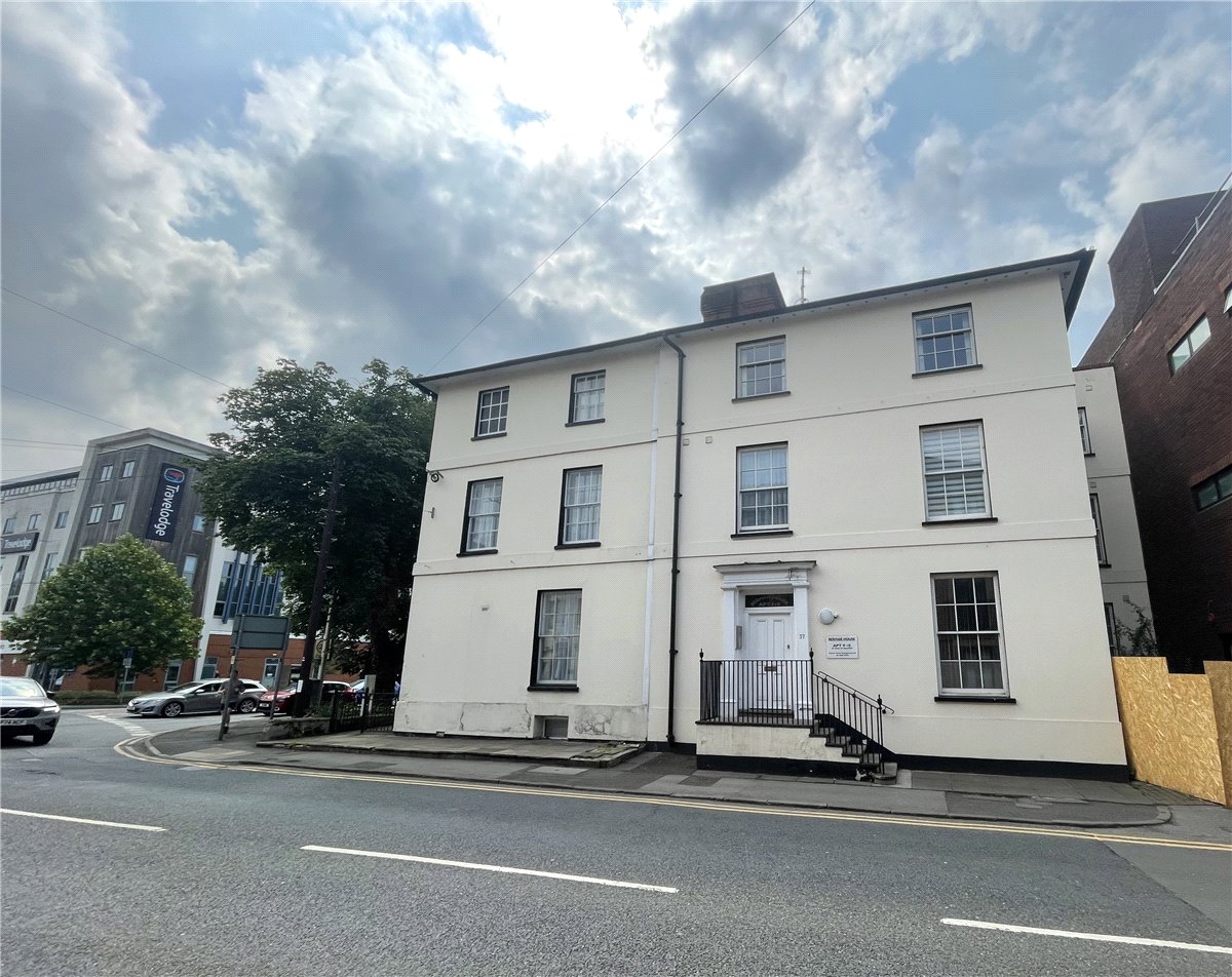 1 bedroom Flat, London Road, Newbury, RG14 - Available