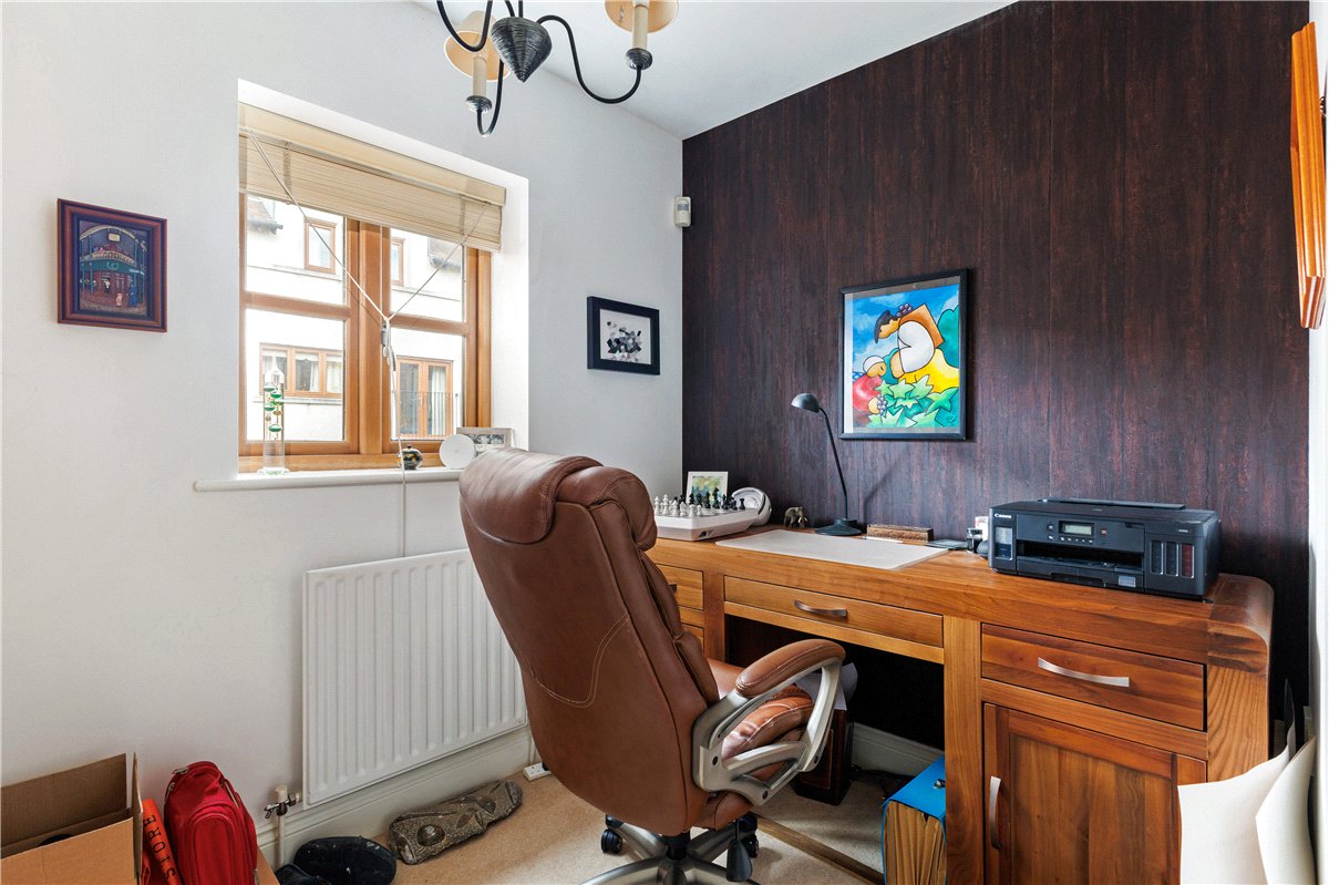 4 bedroom House, Cromwell Court, Marlborough, SN8 - Available, Image 13