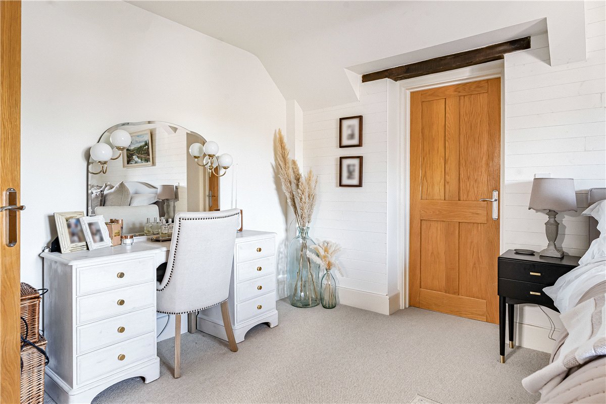 5 bedroom Barn Conversion, Pearce Courtyard, Oakley, HP18 - Available, Image 19