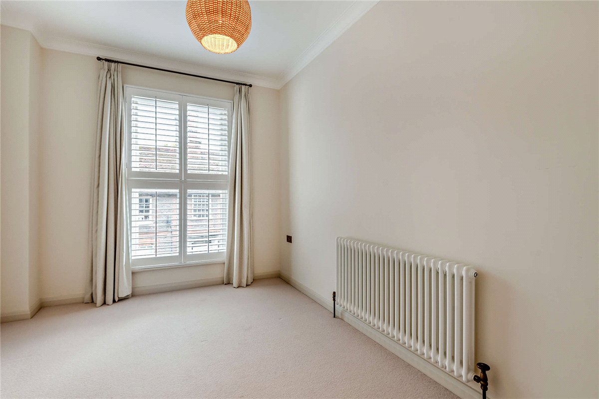 3 bedroom House, Phoenix Court, Kingsclere, RG20 - Available, Image 10