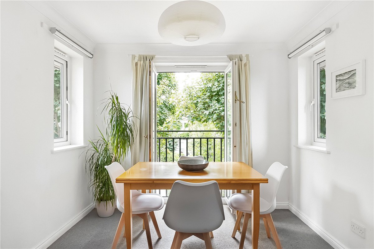 2 bedroom Flat, St. James's Drive, London, SW12 - Available, Image 1