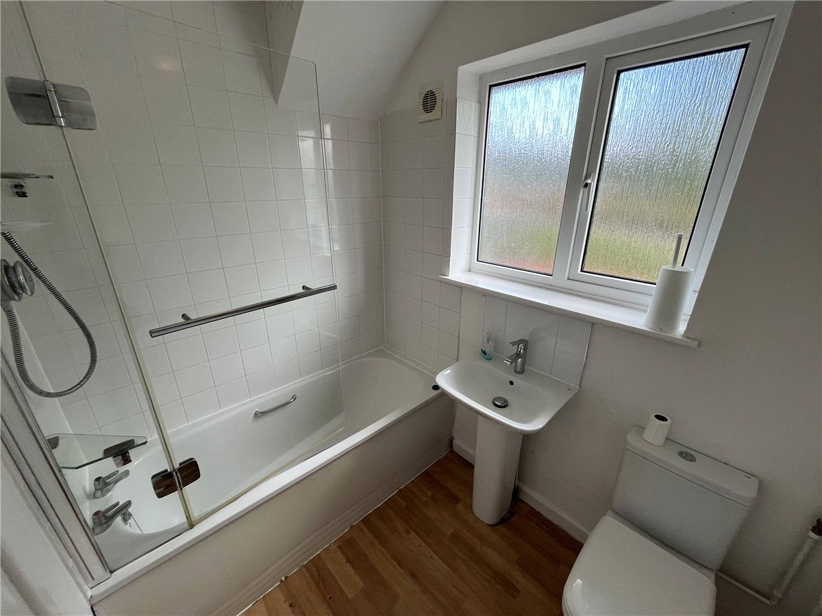 4 bedroom House, Well Meadow, Shaw, RG14 - Available, Image 9