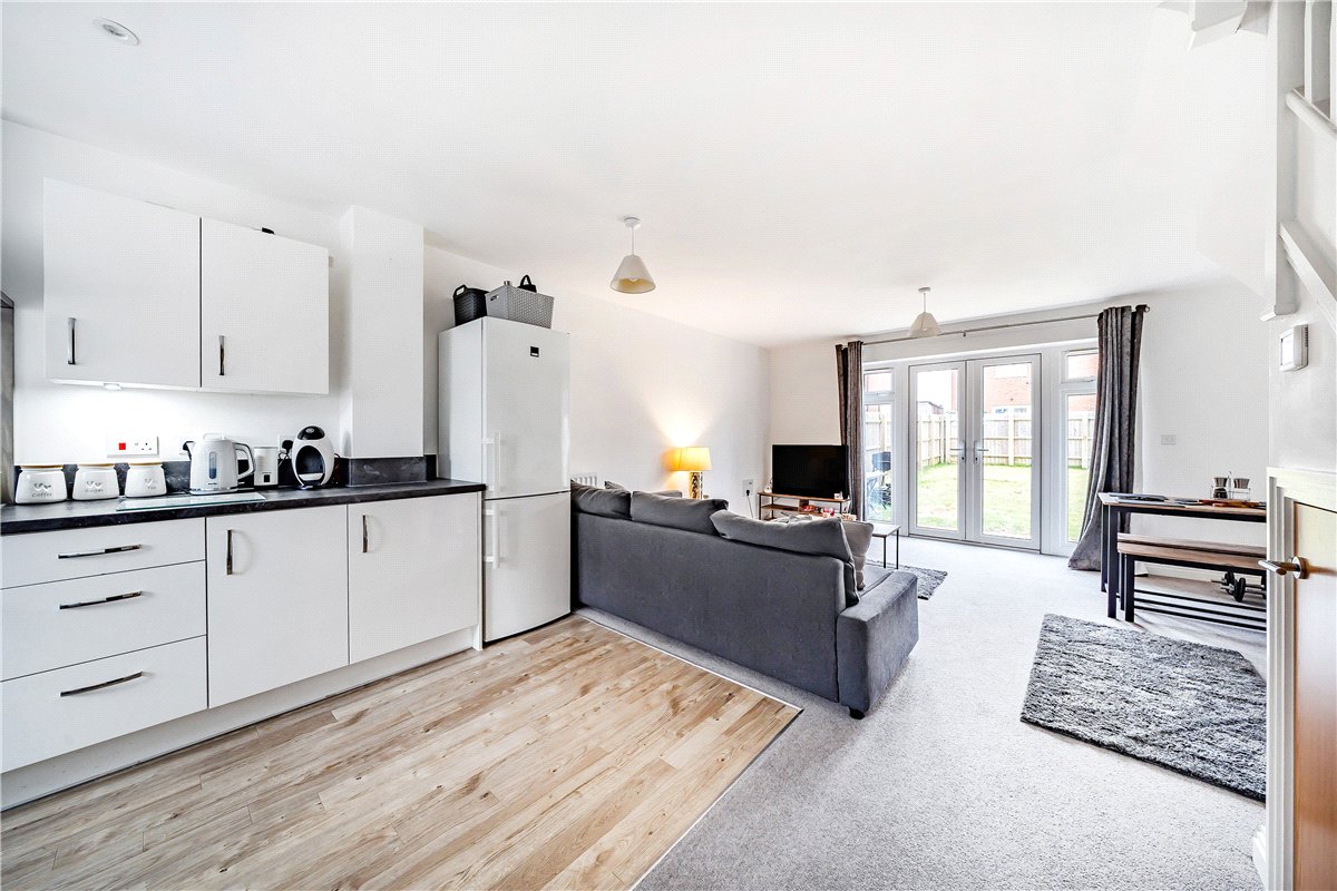 2 bedroom House, Rome Avenue, Aylesbury, HP21 - Let Agreed