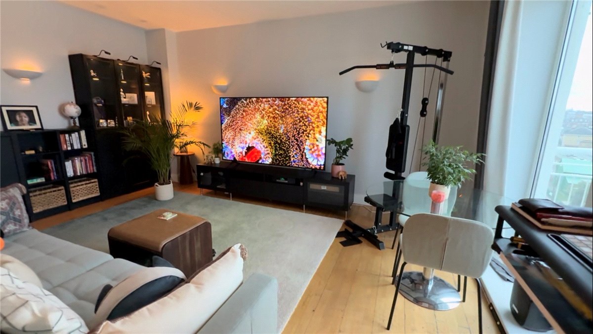 1 bedroom Flat, Vineyard Heights, 30 Mortlake High Street, SW14 - Let Agreed