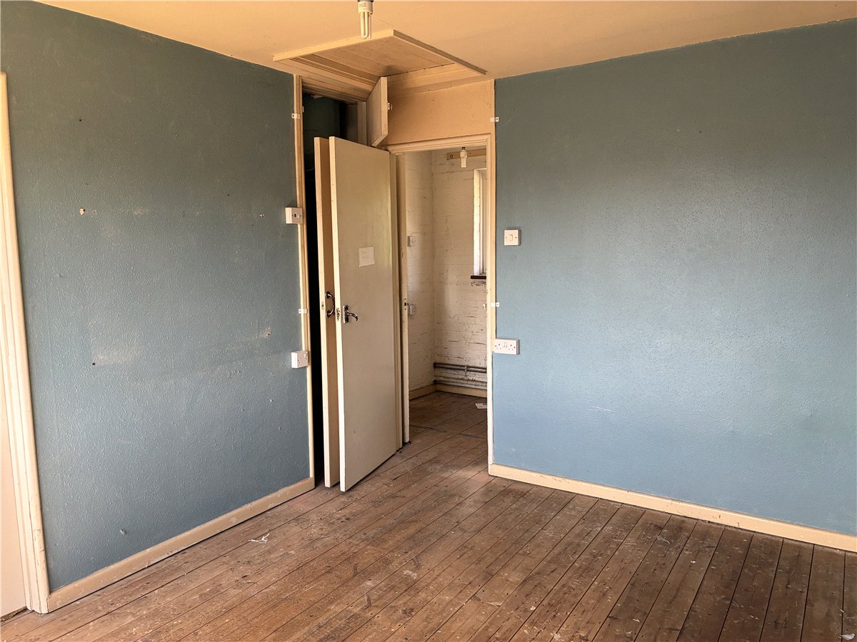 1 bedroom Flat, Five Stiles Road, Marlborough, SN8 - Available, Image 5