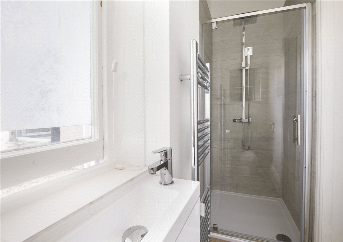3 bedroom Flat, Leeds Road, Harrogate, HG2 - Available, Image 11