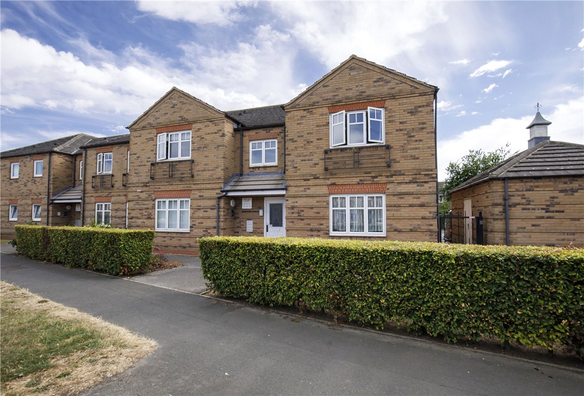 2 bedroom Flat, Oak Tree Court, Haxby, YO32 - Available