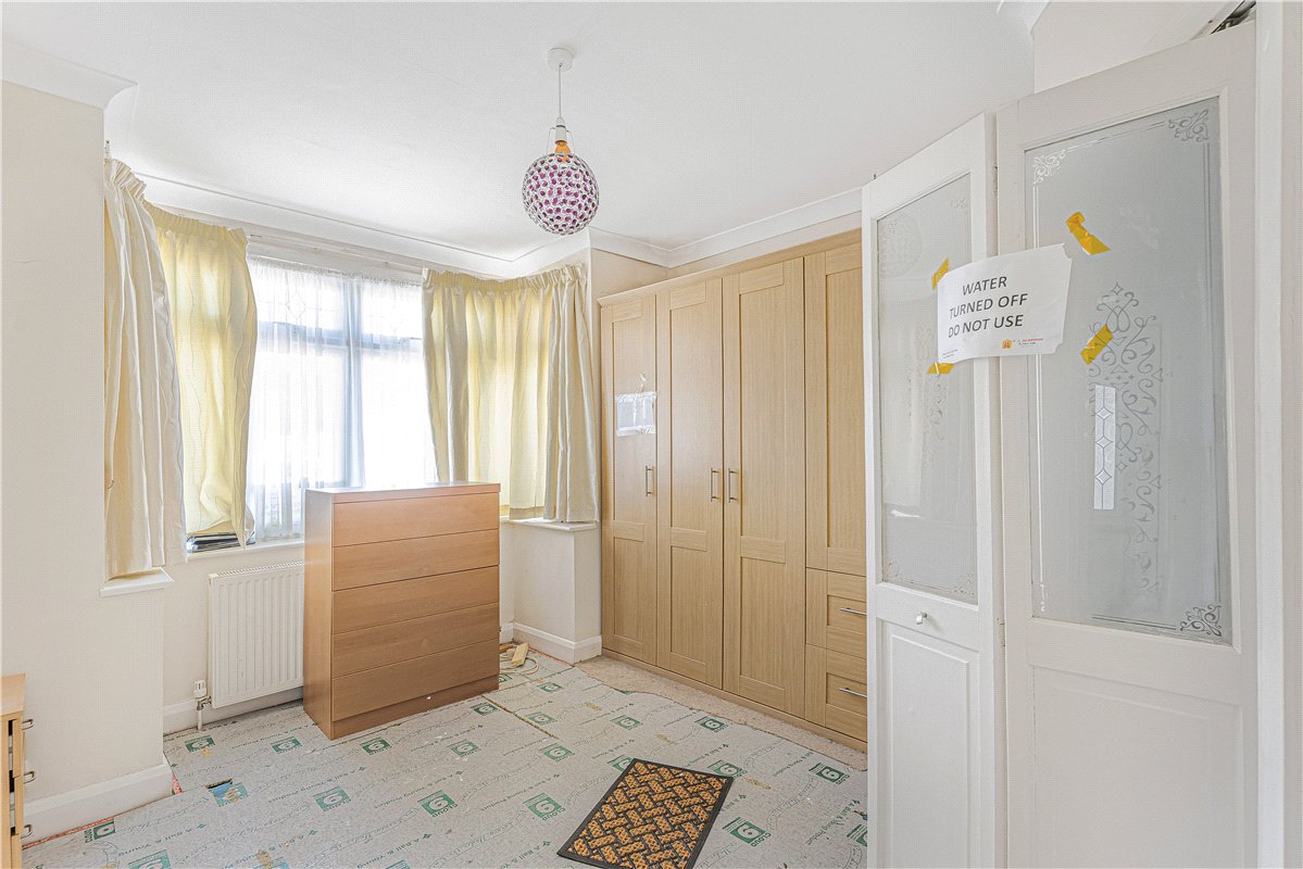 2 bedroom Bungalow, Herlwyn Avenue, Ruislip, HA4 - Available, Image 8