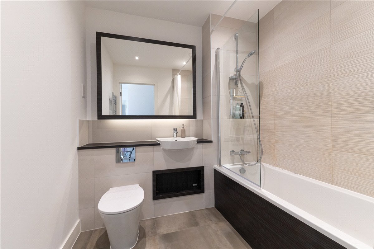 1 bedroom Flat, Eagle Street, Cambridge, CB1 - Sold, Image 3