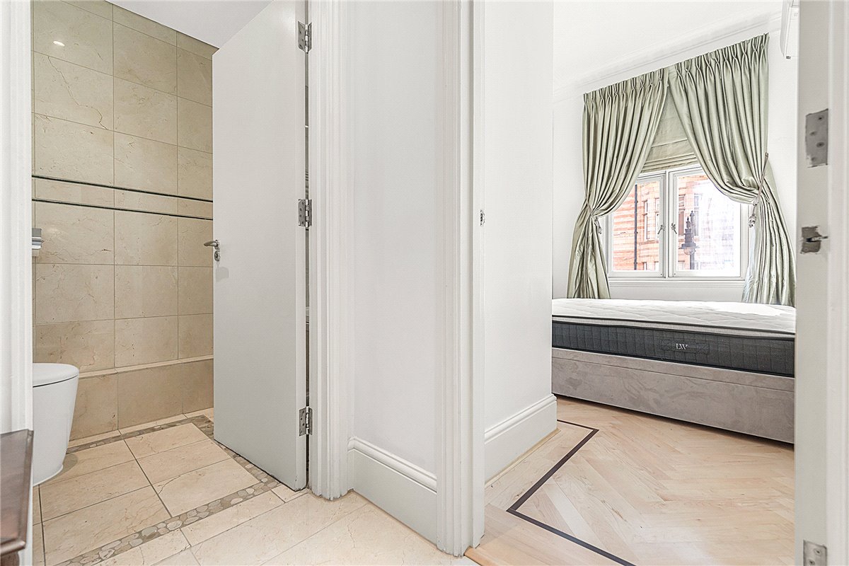 1 bedroom Flat, Carlos Place, Mayfair, W1K - Available, Image 13