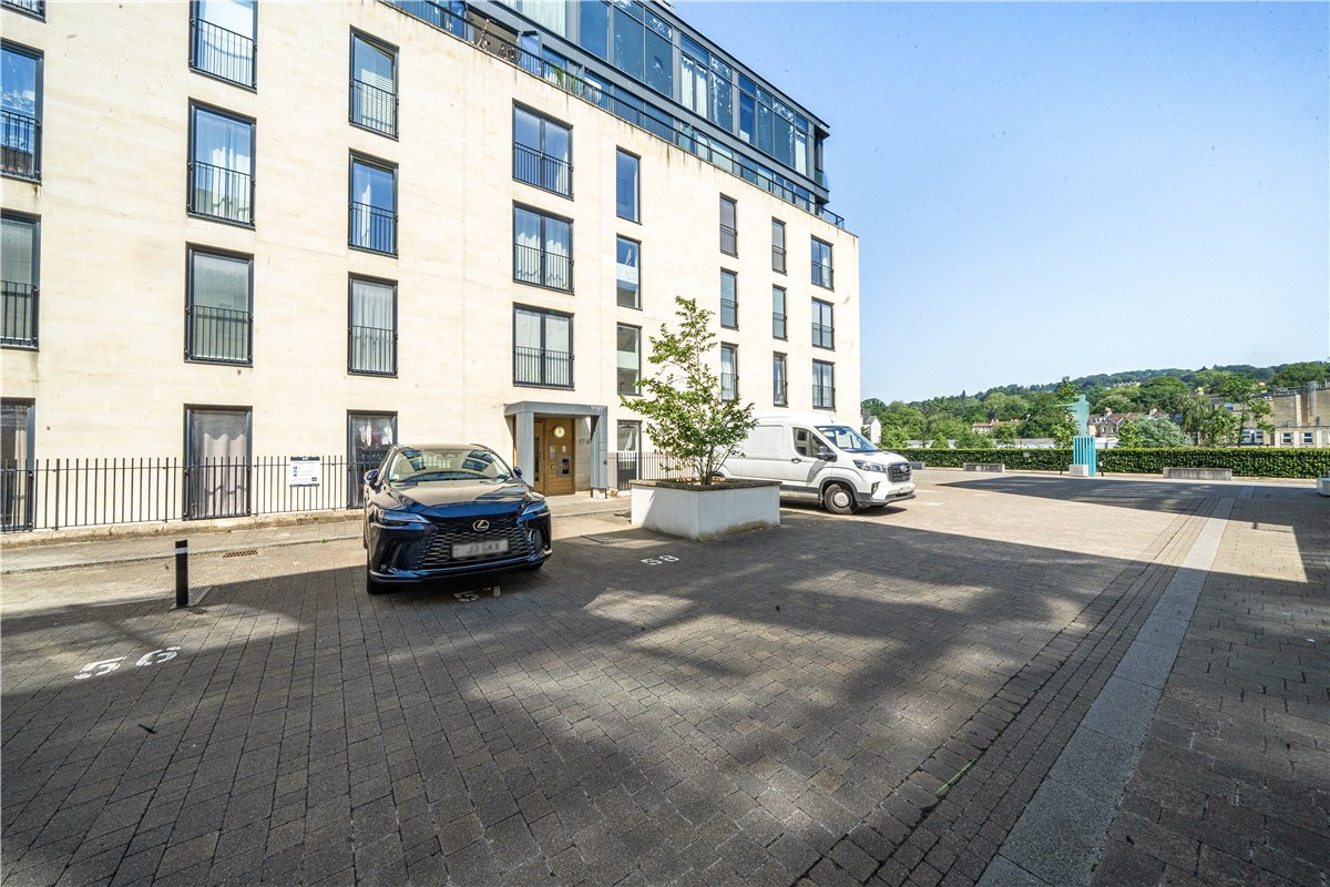 2 bedroom Flat, Percy Terrace, Bath, BA2 - Let Agreed