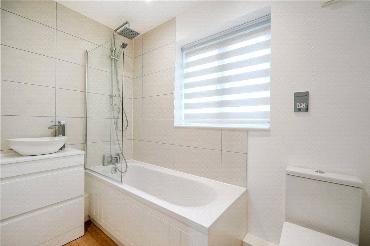 3 bedroom House, Elcot Lane, Marlborough, SN8 - Available, Image 6
