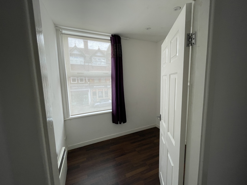 729 Sq Ft, 15 Headingley Lane, Leeds, LS6 - Available, Image 2