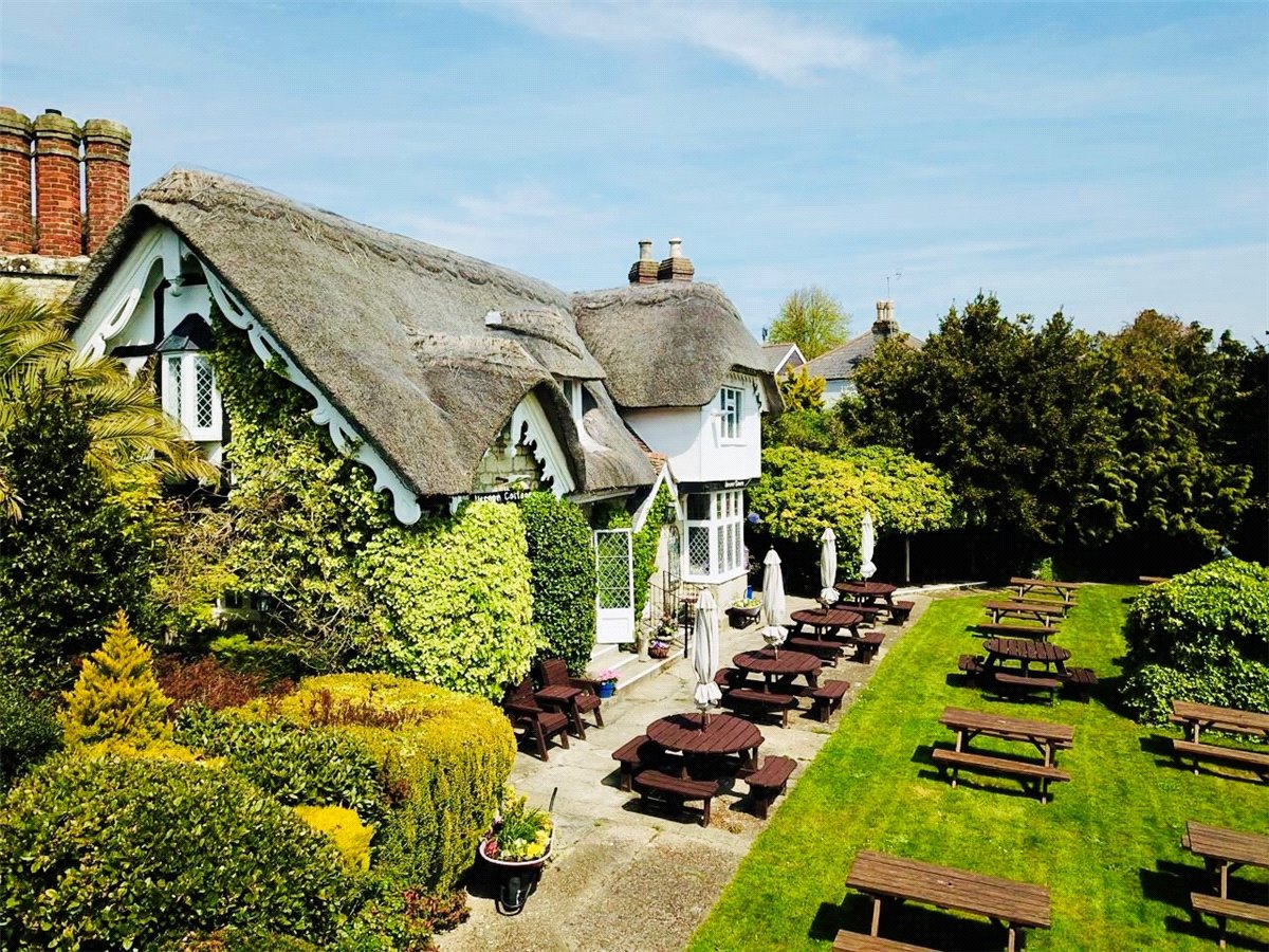 5 bedroom House, Eastcliff Road, Shanklin, PO37 - Available