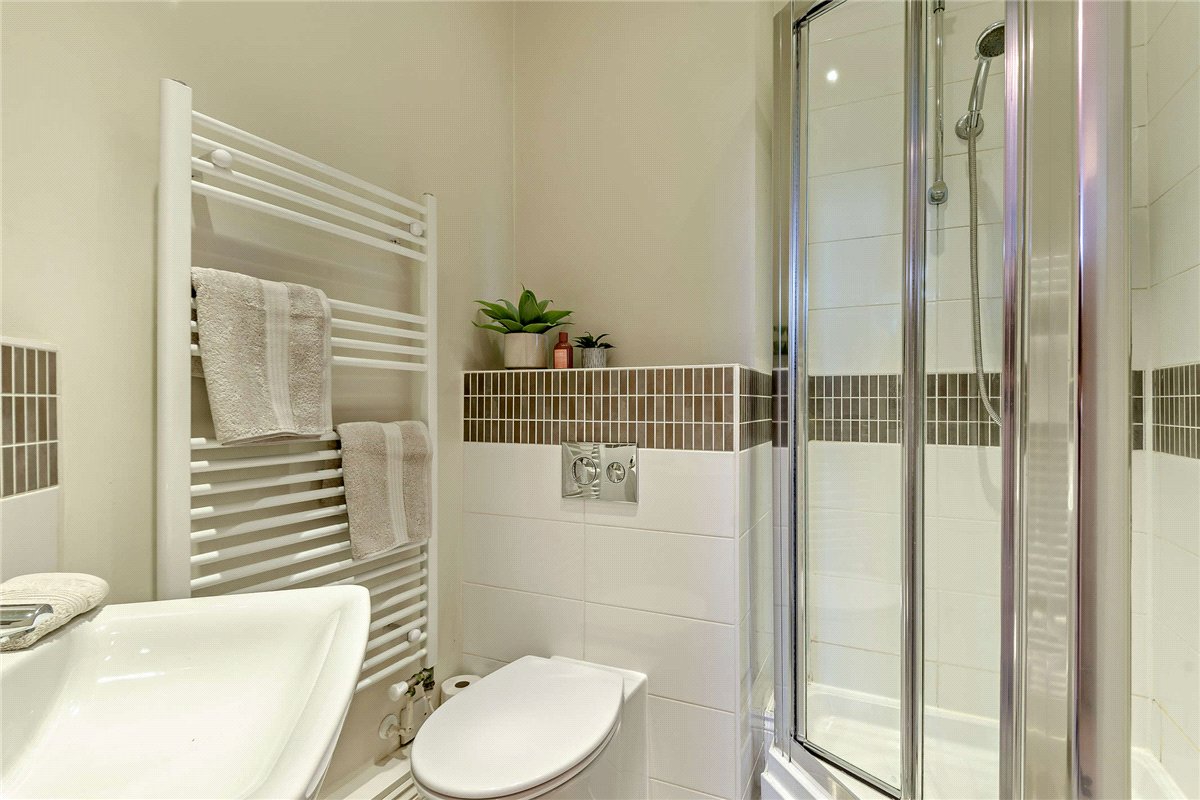 1 bedroom Flat, Ireland Drive, Newbury, RG14 - Available, Image 2