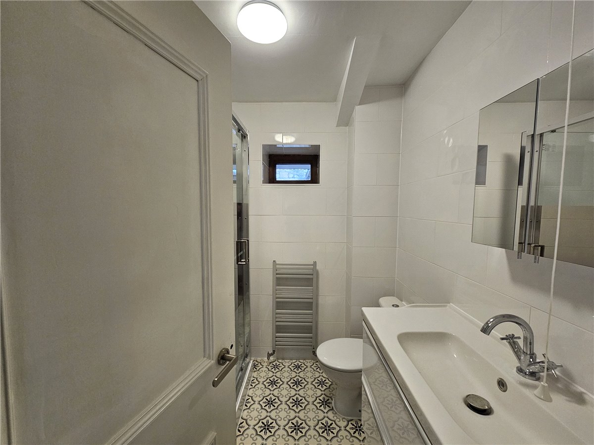 3 bedroom Flat, Caxton Court, Grove Street, BA2 - Let Agreed, Image 18