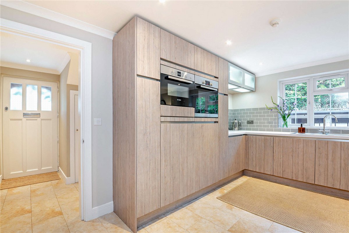 3 bedroom House, Ecchinswell, Newbury, RG20 - Available, Image 9