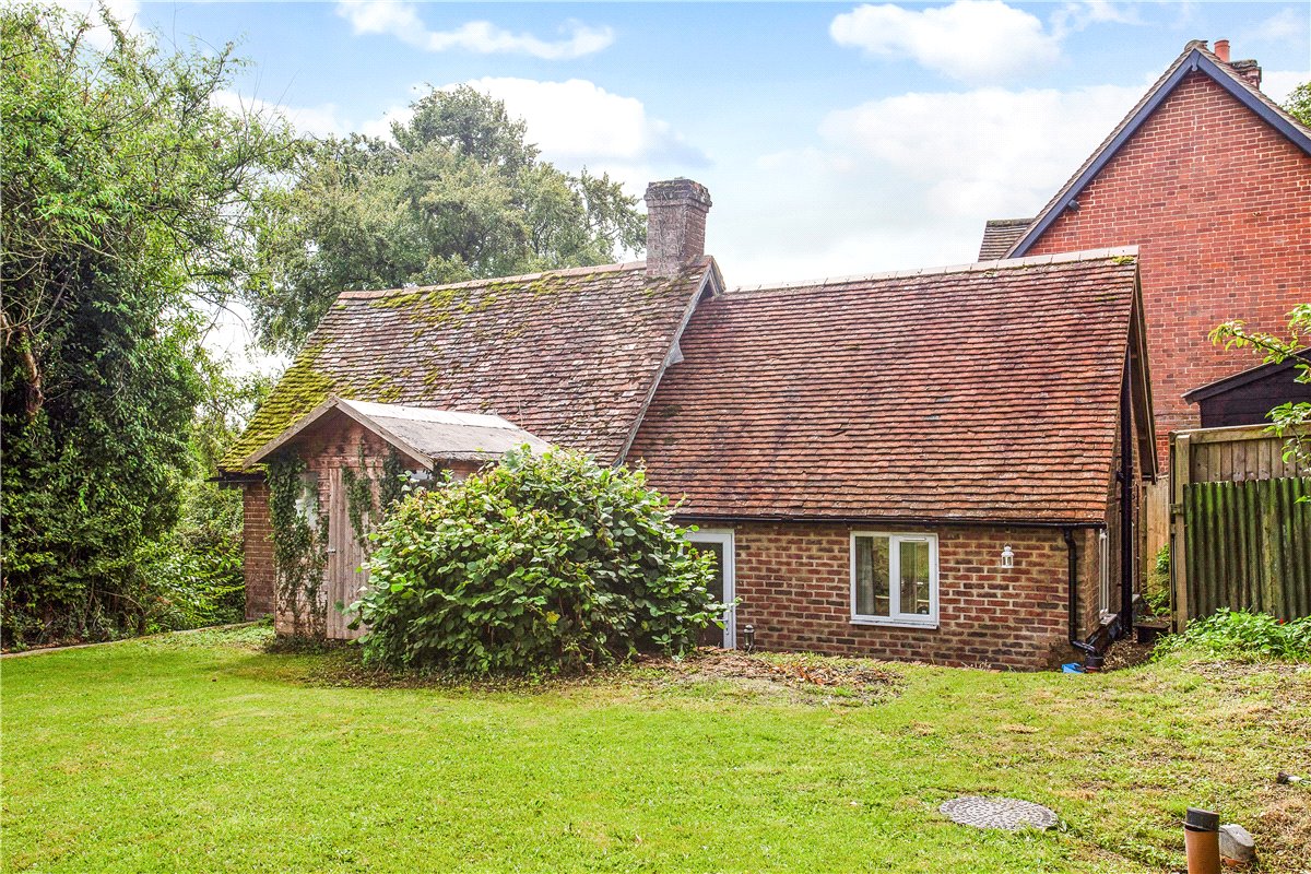 3 bedroom House, Tichborne, Alresford, SO24 - Available, Image 2