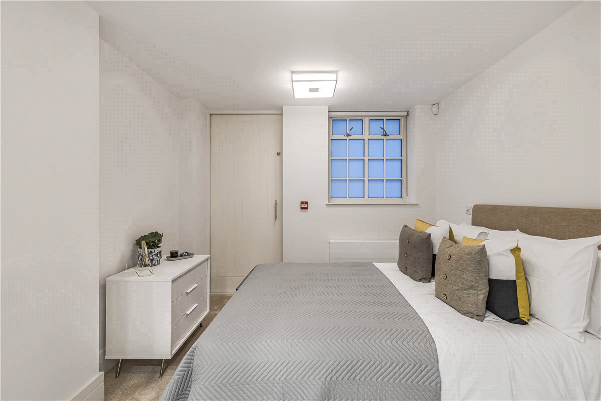 2 bedroom Maisonette, Welbeck Street, Marylebone, W1G - Available, Image 15