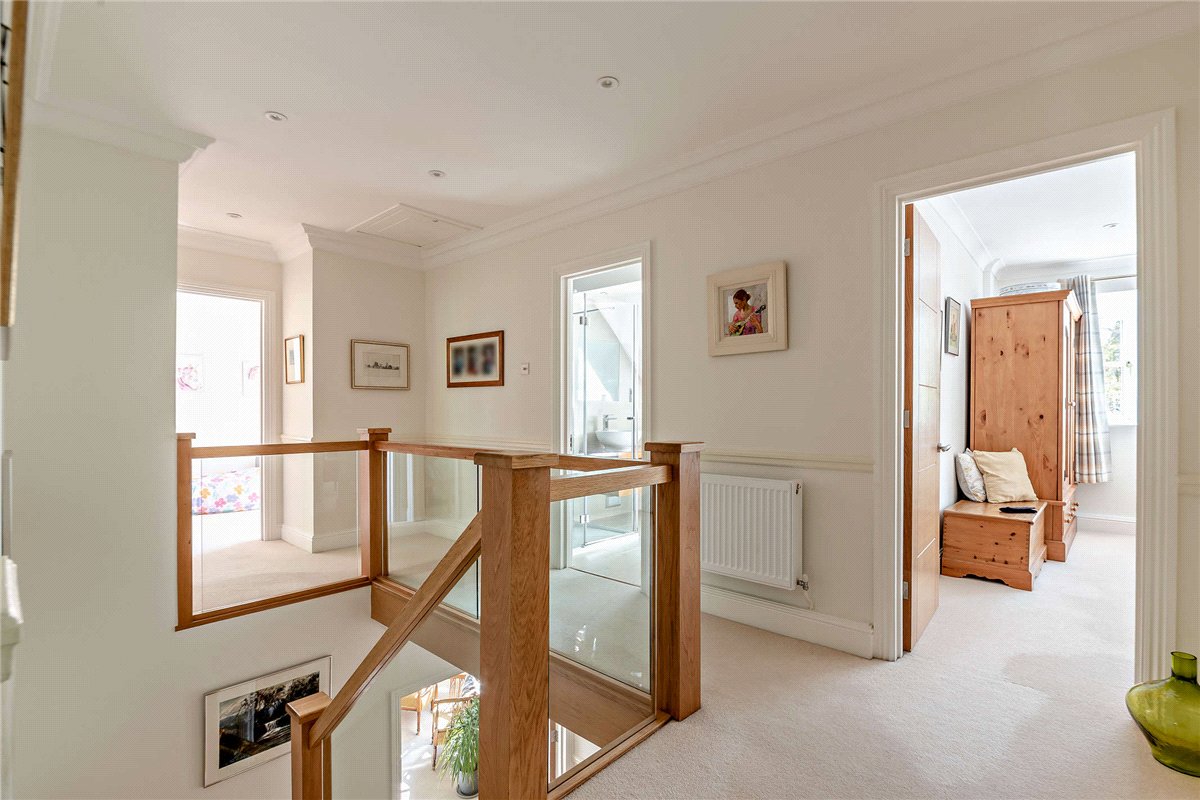5 bedroom House, Oak Close, Baughurst, RG26 - Available, Image 12