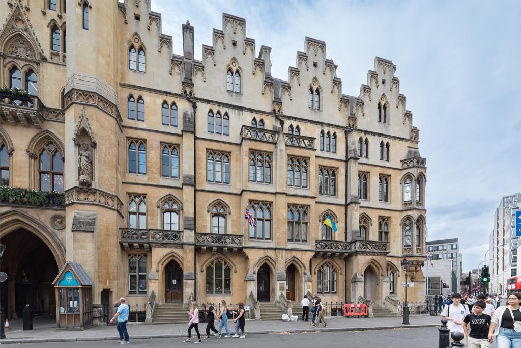 1012 to 4579 Sq Ft, 5-8 The Sanctuary, London, SW1P - Available, Image 1