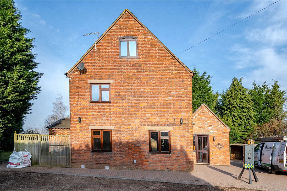 4 bedroom House, Cappers Lane, Lichfield, WS14 - Available, Image 16