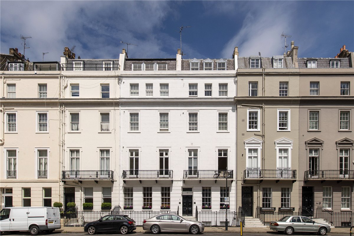 1 bedroom Flat, Chesham Place, Belgravia, SW1X - Available, Image 2