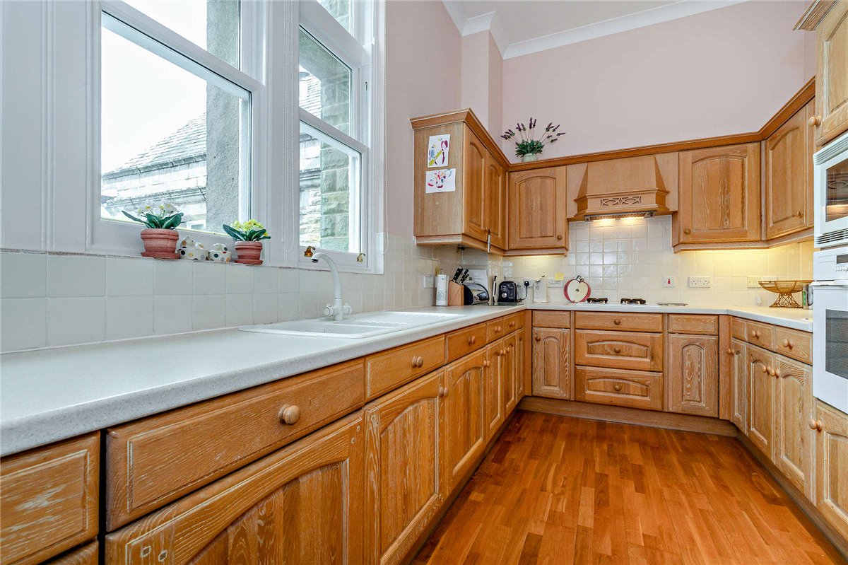 3 bedroom Flat, Apartment 12, Ellis House, Ellis Court, HG1 - Available, Image 1