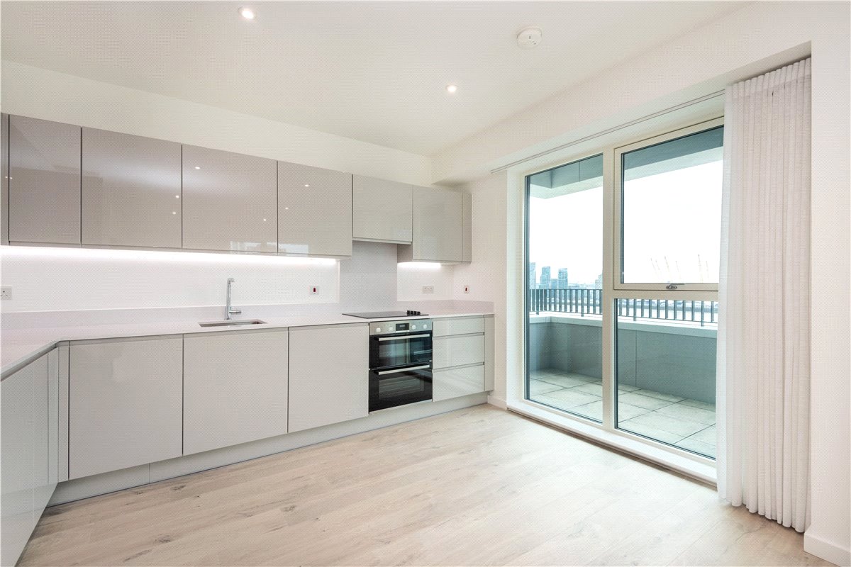 3 bedroom Flat, Heartwell Avenue, London, E16 - Let Agreed, Image 8