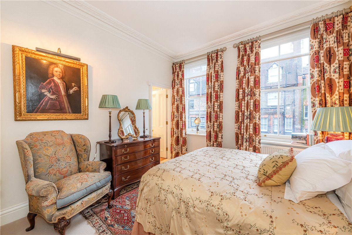 2 bedroom Flat, Mount Street, Mayfair, W1K - Available, Image 7