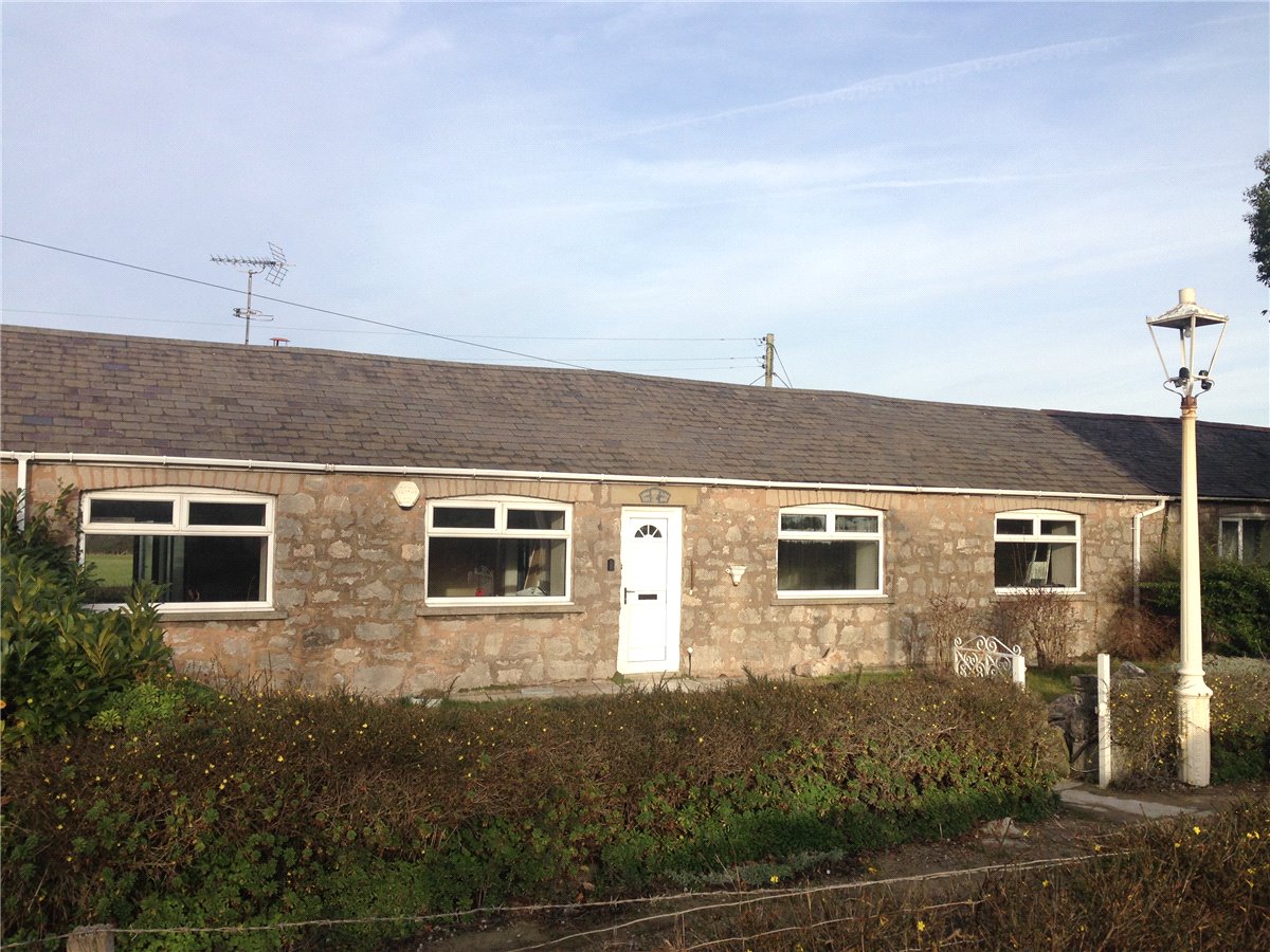 3 bedroom Bungalow, Long Acre, Long Acres Road, LL18 - Available