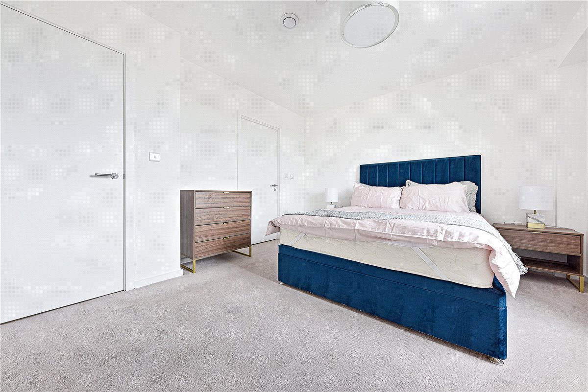 2 bedroom Flat, Heartwell Avenue, London, E16 - , Image 15