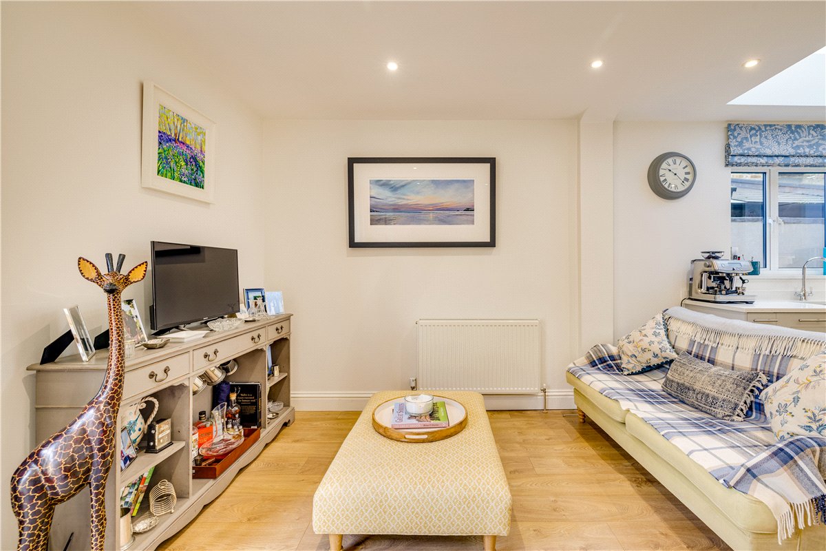 2 bedroom Flat, Birdhurst Road, London, SW18 - Available, Image 14