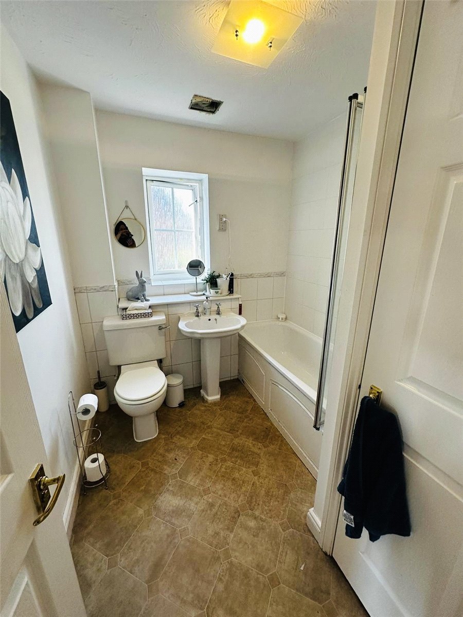 4 bedroom House, Northweald Lane, Kingston upon Thames, KT2 - , Image 8