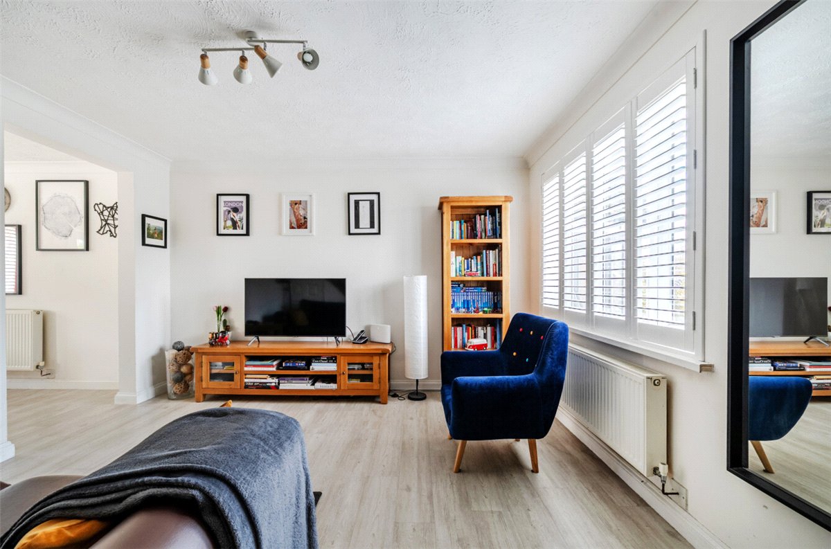 2 bedroom House, Macneice Drive, Marlborough, SN8 - Sold STC, Image 4