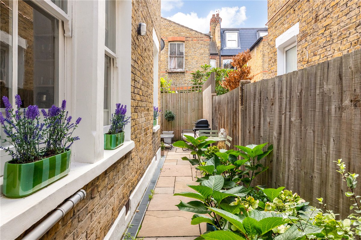 2 bedroom Maisonette, Yukon Road, London, SW12 - Available, Image 9