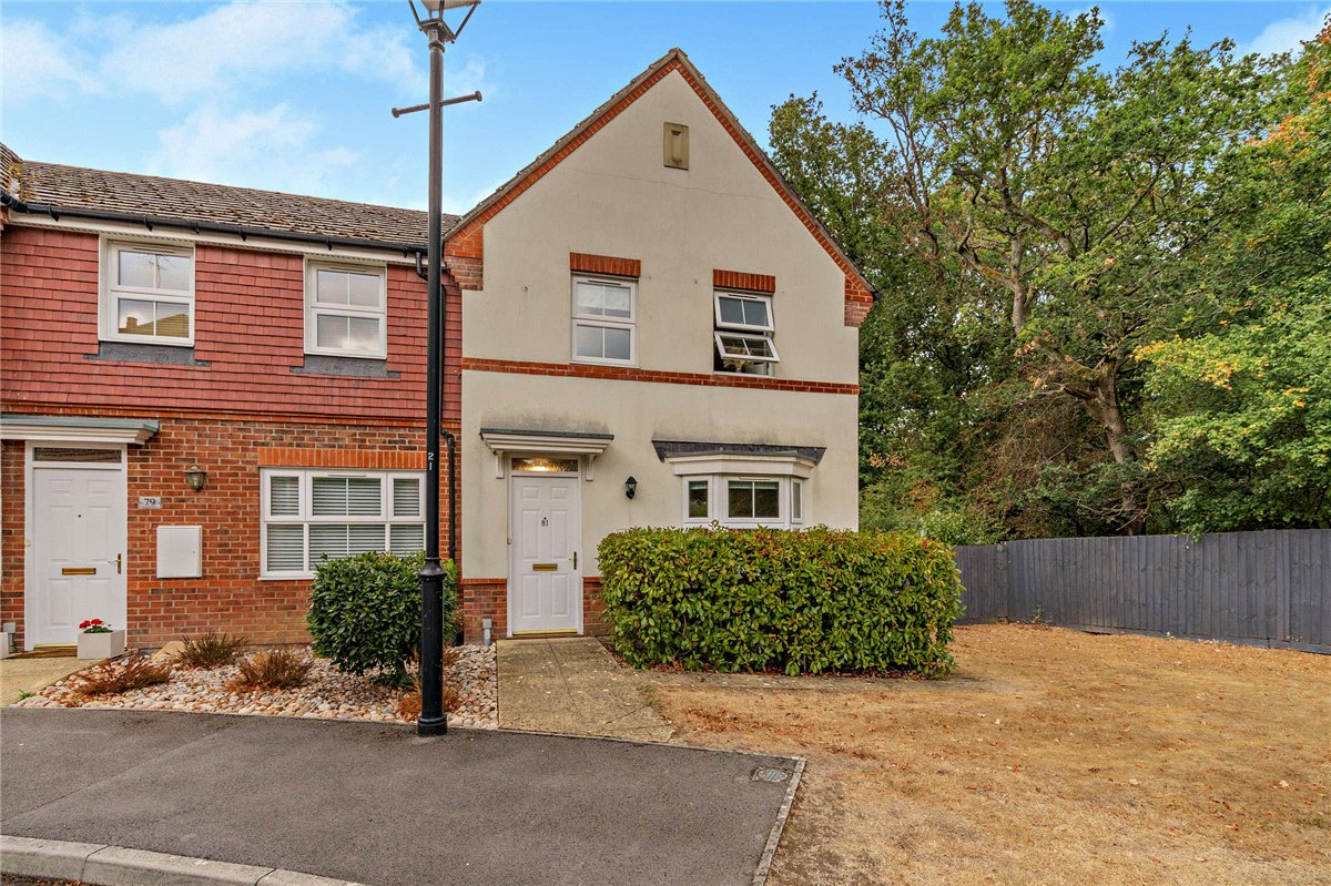 3 bedroom House, Mandarin Drive, Newbury, RG14 - Available