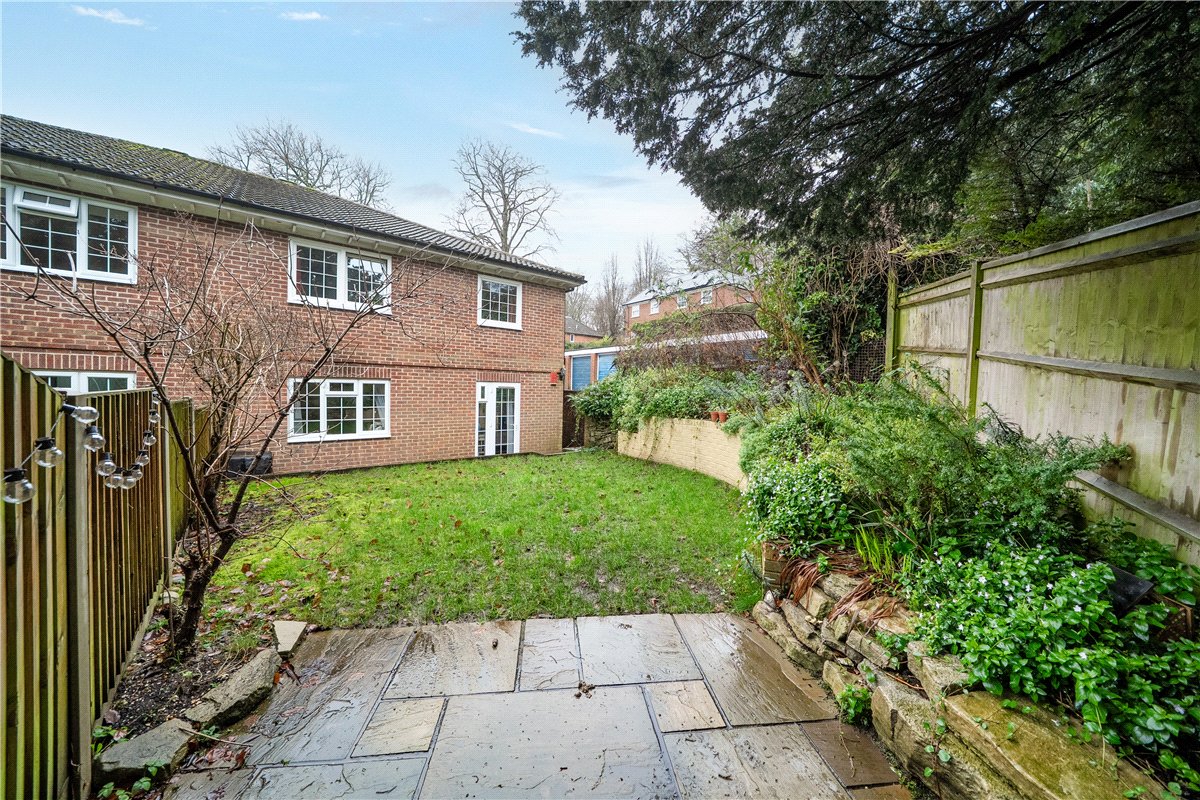 2 bedroom Maisonette, Dawn Gardens, Winchester, SO22 - Available, Image 5