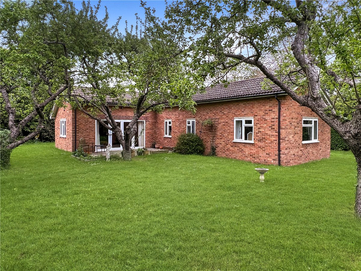 2 bedroom Bungalow, Holbrook Road, Cambridge, CB1 - Sold